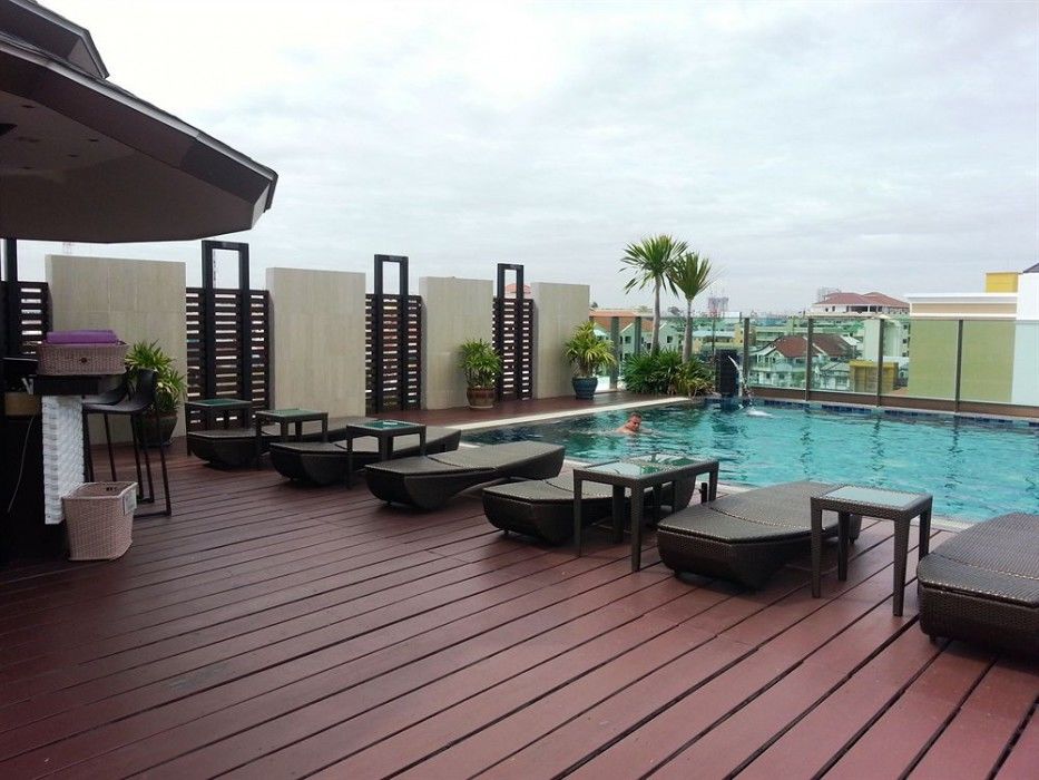 April Suites Pattaya Exterior photo